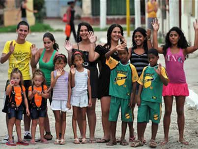 Insólito: Doce parejas de mellizos viven en una misma calle de La Habana