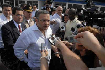 Regresó a su país el Presidente de El Salvador