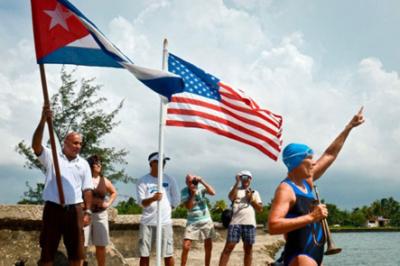 Diana Nyad comienza su cuarto intento de cruzar a nado el estrecho de la Florida