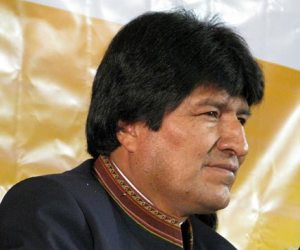 Evo Morales conversa vía telefónica con Gerardo Hernández