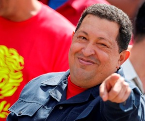 Ganó Chávez. Recibe felicitación de Raúl