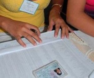 20121022034719-mesas-electorales1.jpg