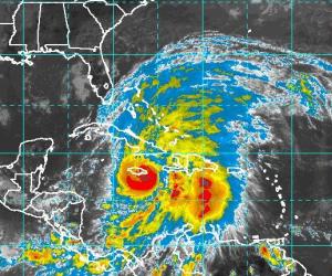 Huracán Sandy toca tierra cubana acompañado de fuertes lluvias