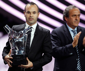 Iniesta premiado como el mejor armador de 2012 por el IFFHS