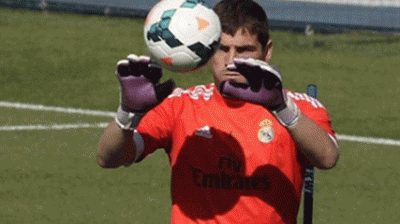 Casillas se habría ofrecido al Milan