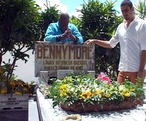 Cantante dominicano Johnny Ventura rindió tributo a Benny Moré
