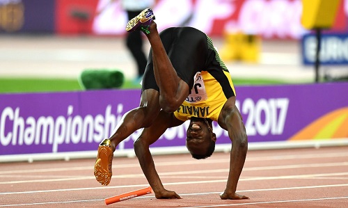 Triste adiós de Bolt; se despide de las pistas con lesión en la pierna
