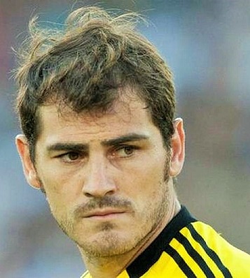 Iker Casillas fuera de peligro tras sufrir un infarto durante un entrenamiento con el Oporto