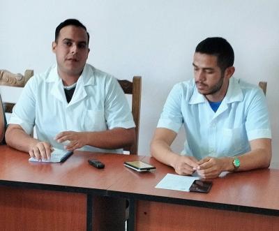 Estudiantes de Ciencias Médicas abrazan su Universidad