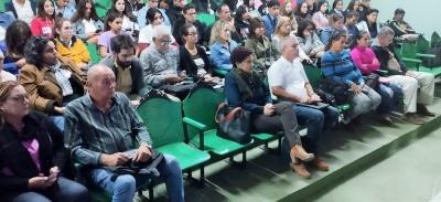 Jóvenes talentos en jornada por la ciencia